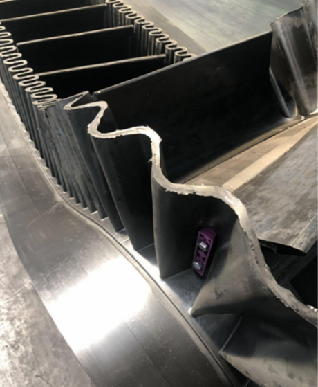 Corrugated sidewall belt structure with cleats