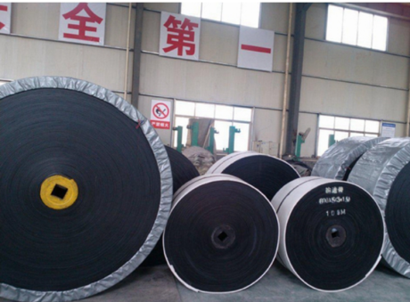 Heat resistant conveyor belt in cement and coking application