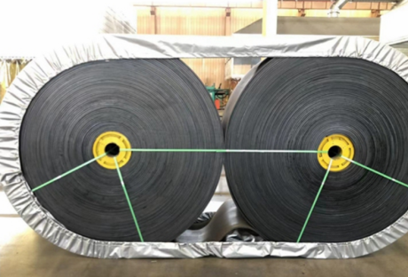 Heat resistant conveyor belt used for hot material conveying