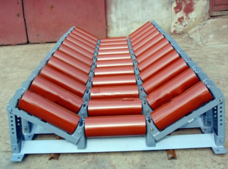 Three-roll troughing idler frame for conveyor belt support