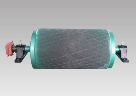 Electric drum pulley with diamond rubber lagging surface